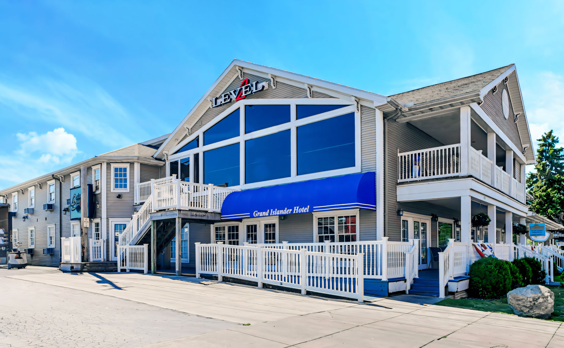 Grand Islander Hotel