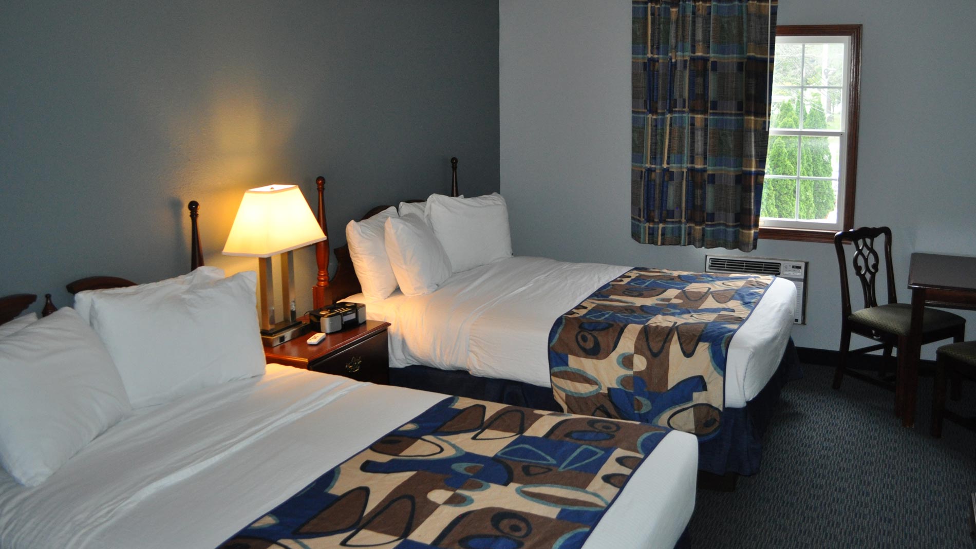 Grand Islander Hotel