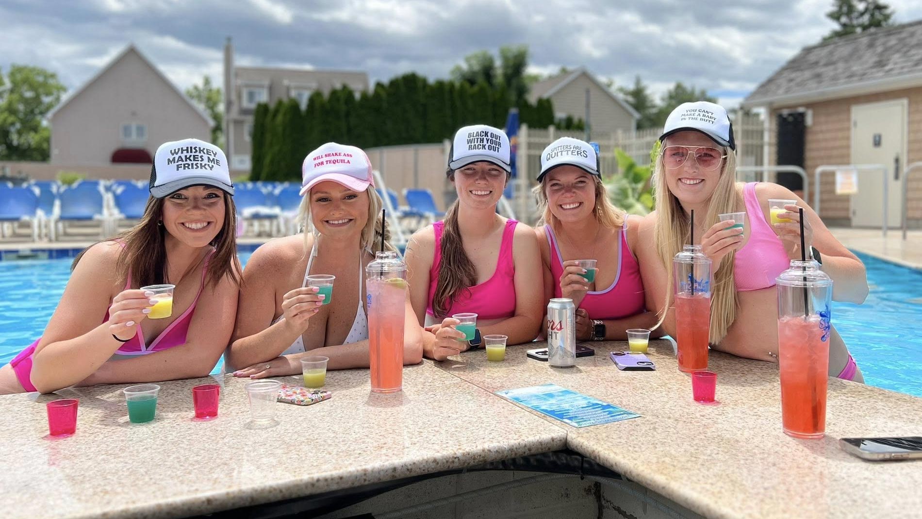 Grand Islander Hotel