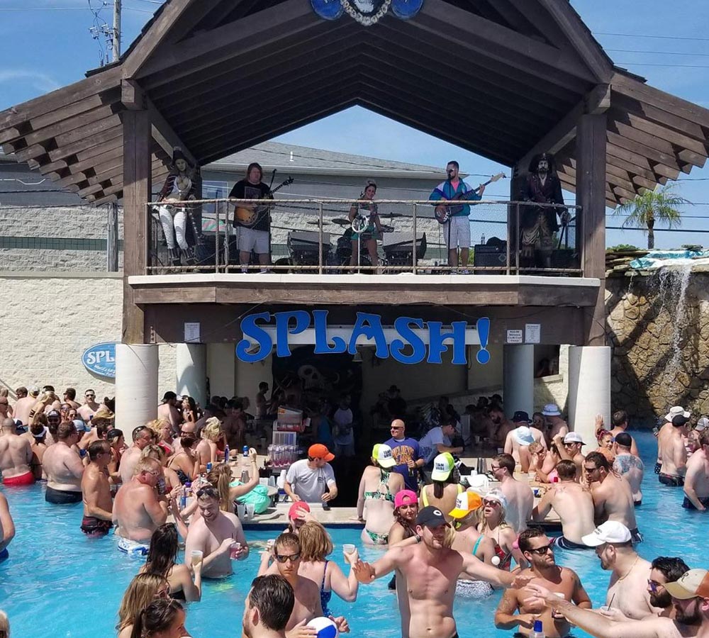 Grand Islander Hotel